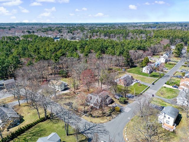 1 Phyllis Rd, Foxboro, MA 02035