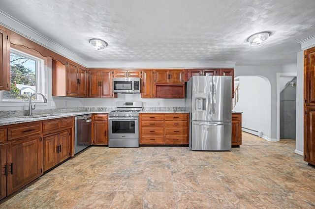 1 Phyllis Rd, Foxboro, MA 02035