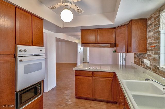 1512 Inverness Avenue, Las Vegas, NV 89102