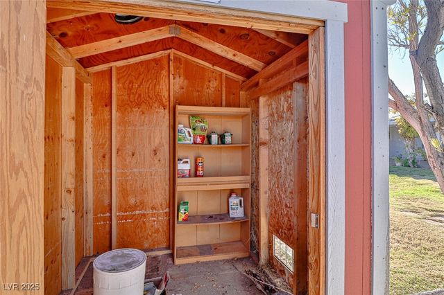 1512 Inverness Avenue, Las Vegas, NV 89102