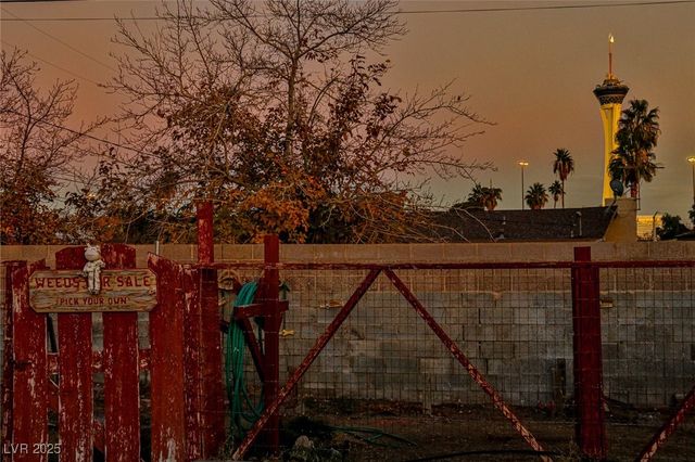 1512 Inverness Avenue, Las Vegas, NV 89102