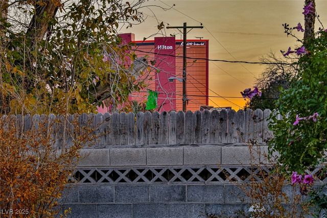 1512 Inverness Avenue, Las Vegas, NV 89102