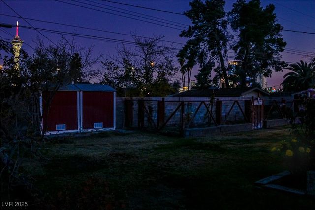 1512 Inverness Avenue, Las Vegas, NV 89102