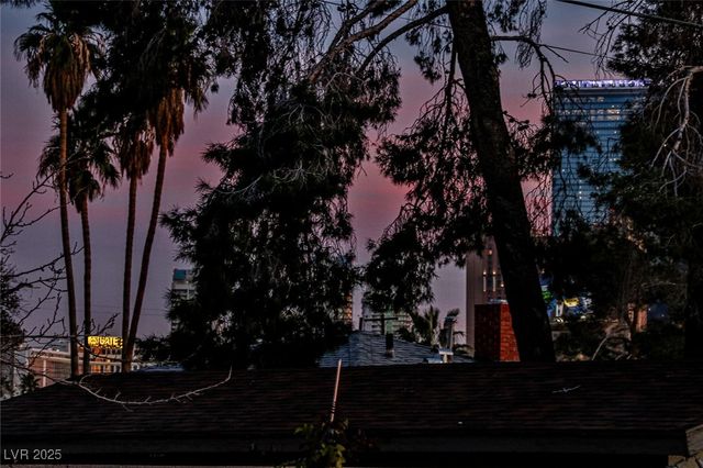 1512 Inverness Avenue, Las Vegas, NV 89102