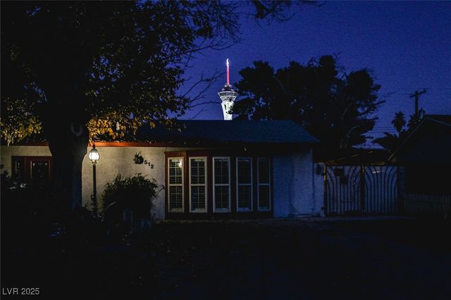 1512 Inverness Avenue, Las Vegas, NV 89102