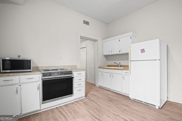 3097 E Point Street, East Point, GA 30344