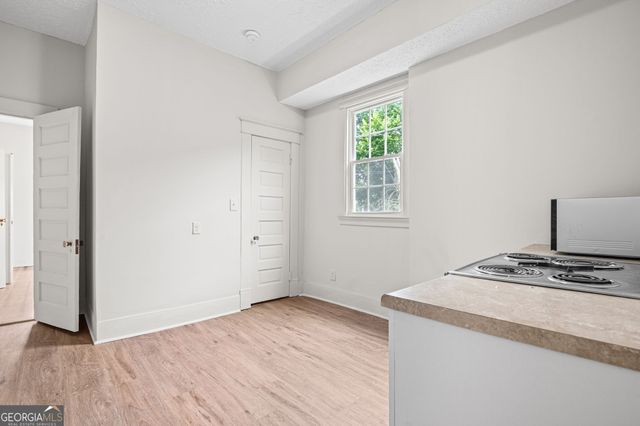 3097 E Point Street, East Point, GA 30344