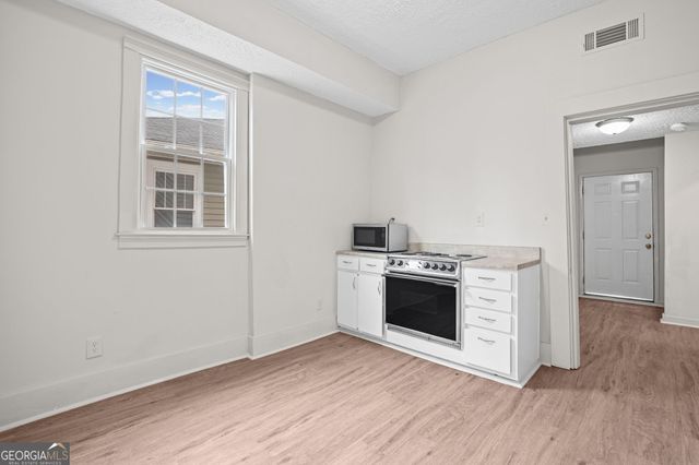3097 E Point Street, East Point, GA 30344