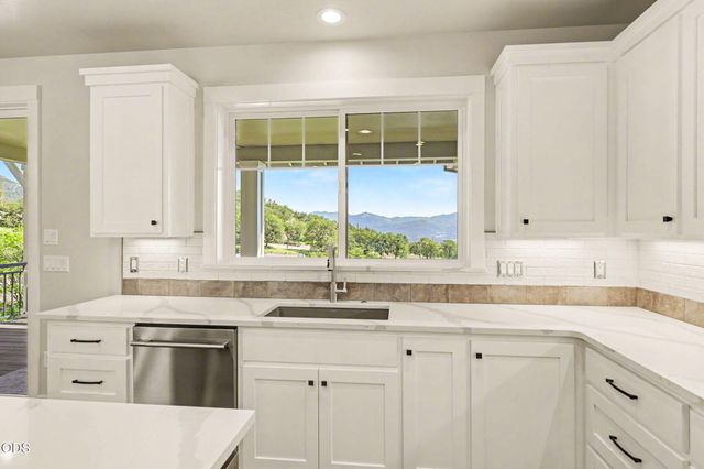 5615 Autumn Park Drive, Medford, OR 97504