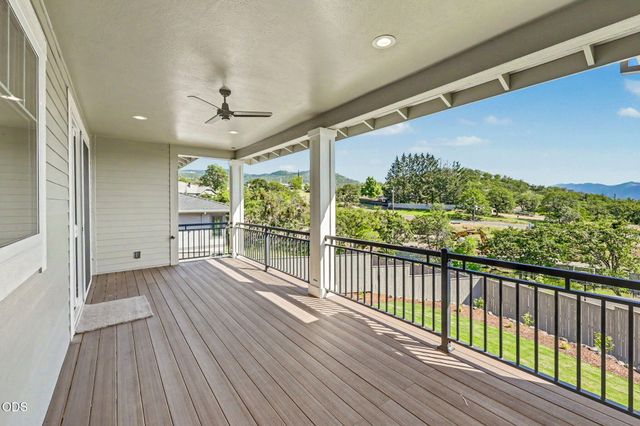 5615 Autumn Park Drive, Medford, OR 97504
