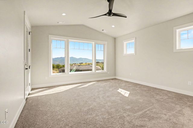 5615 Autumn Park Drive, Medford, OR 97504