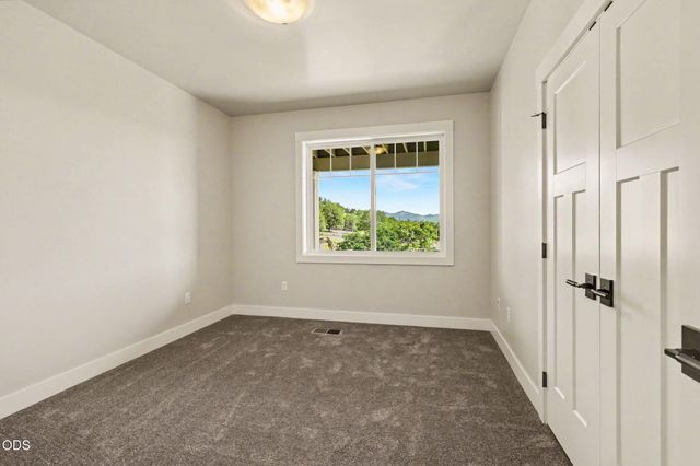 5615 Autumn Park Drive, Medford, OR 97504