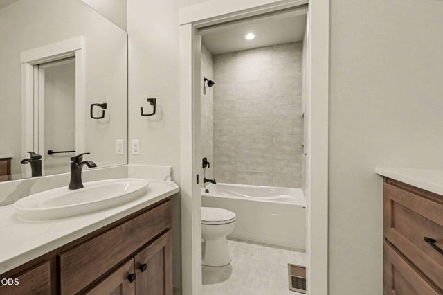 5615 Autumn Park Drive, Medford, OR 97504