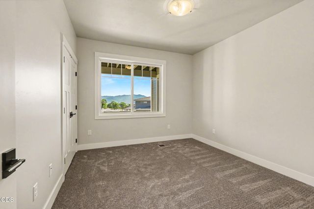 5615 Autumn Park Drive, Medford, OR 97504