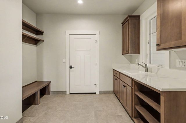 5615 Autumn Park Drive, Medford, OR 97504