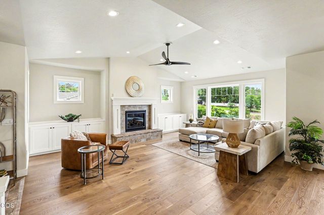 5615 Autumn Park Drive, Medford, OR 97504