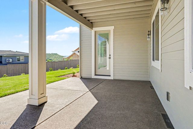 5615 Autumn Park Drive, Medford, OR 97504