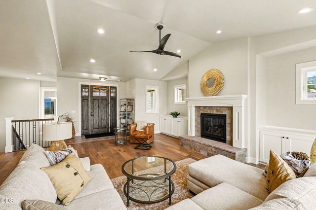 5615 Autumn Park Drive, Medford, OR 97504