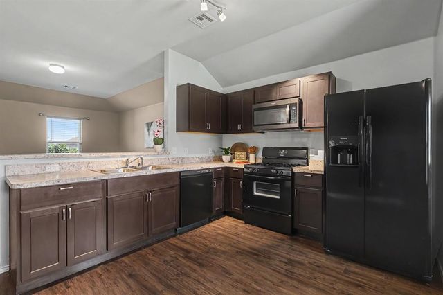 9804 Glover River Drive, Yukon, OK 73099