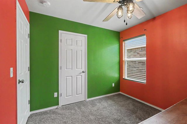 9804 Glover River Drive, Yukon, OK 73099