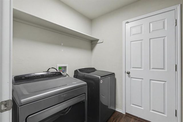 9804 Glover River Drive, Yukon, OK 73099