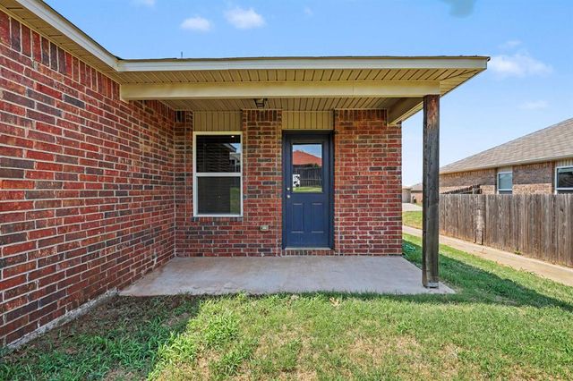 9804 Glover River Drive, Yukon, OK 73099
