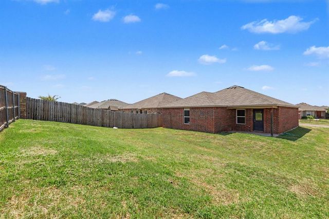 9804 Glover River Drive, Yukon, OK 73099