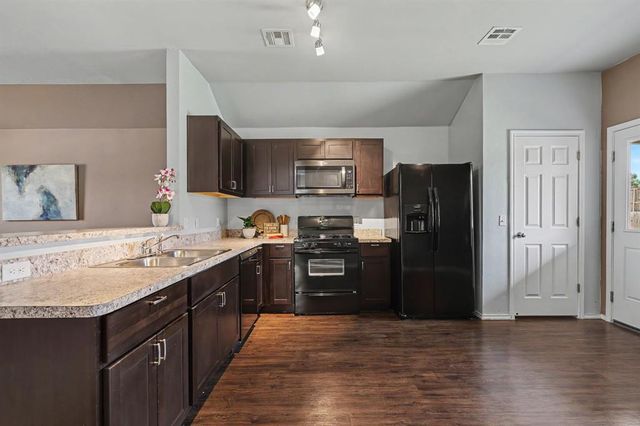 9804 Glover River Drive, Yukon, OK 73099