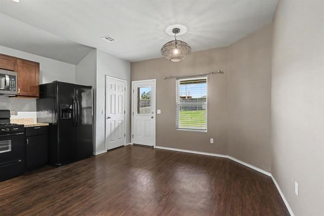 9804 Glover River Drive, Yukon, OK 73099