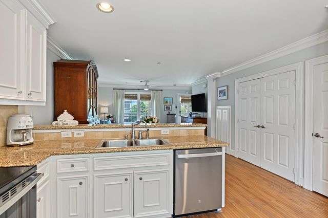1621 Heights Boulevard 7, Houston, TX 77008