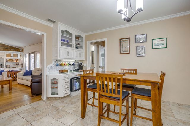 1205 Shady Creek Drive, Euless, TX 76040