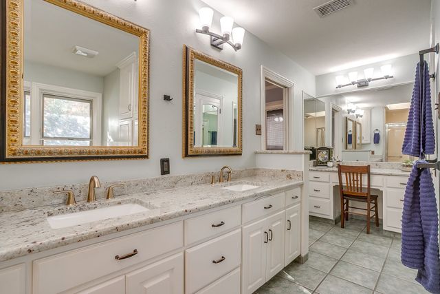 1205 Shady Creek Drive, Euless, TX 76040