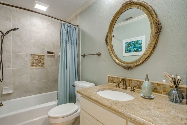 1205 Shady Creek Drive, Euless, TX 76040