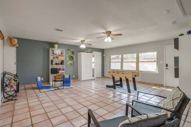 1205 Shady Creek Drive, Euless, TX 76040