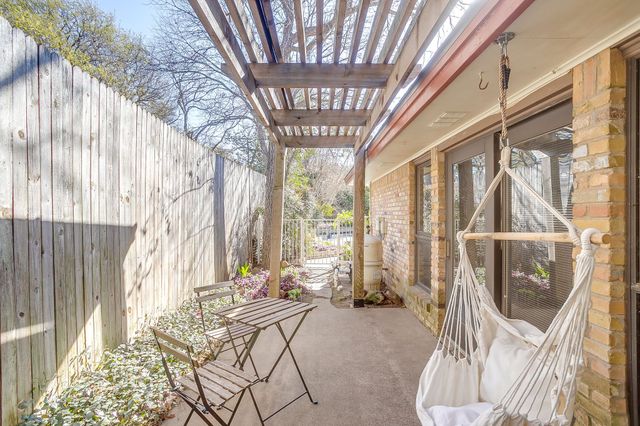 1205 Shady Creek Drive, Euless, TX 76040