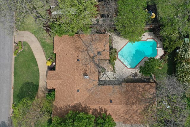 1205 Shady Creek Drive, Euless, TX 76040