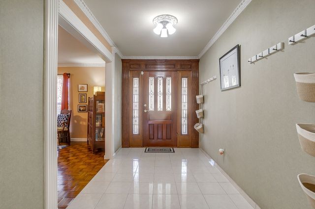 1205 Shady Creek Drive, Euless, TX 76040