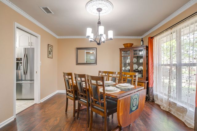 1205 Shady Creek Drive, Euless, TX 76040