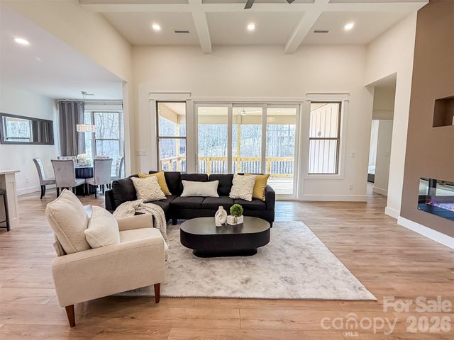 1322 Kensington Circle, Newton, NC 28658