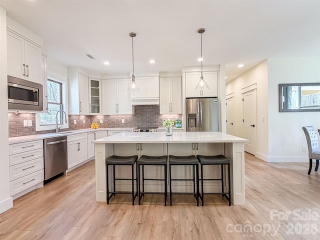 1322 Kensington Circle, Newton, NC 28658