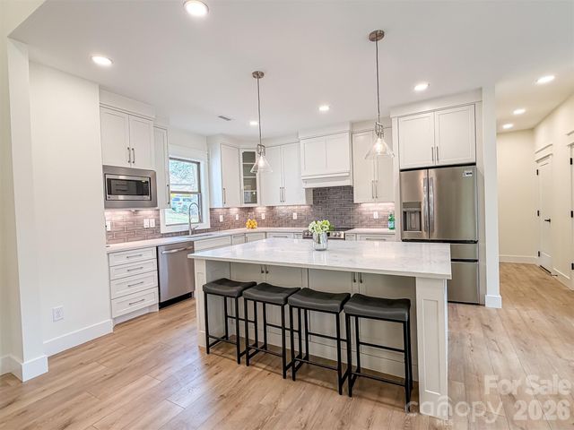 1322 Kensington Circle, Newton, NC 28658