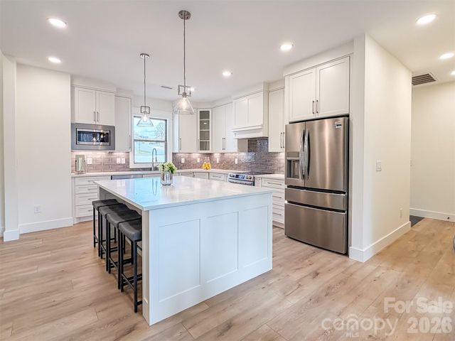 1322 Kensington Circle, Newton, NC 28658