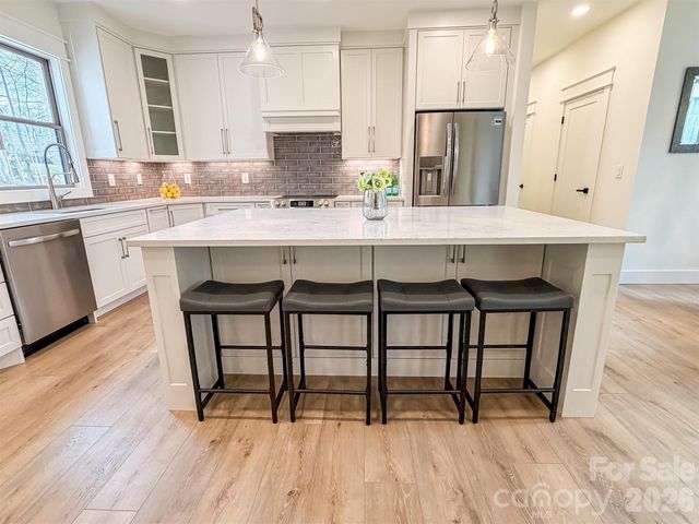 1322 Kensington Circle, Newton, NC 28658