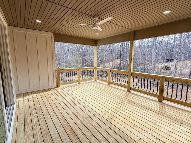 1322 Kensington Circle, Newton, NC 28658