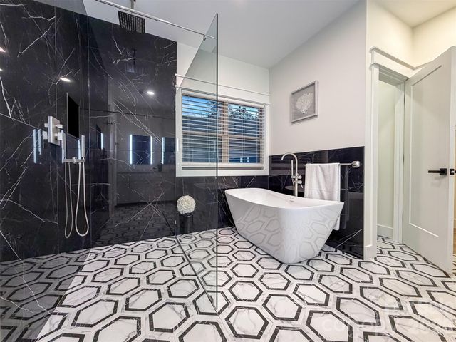 1322 Kensington Circle, Newton, NC 28658