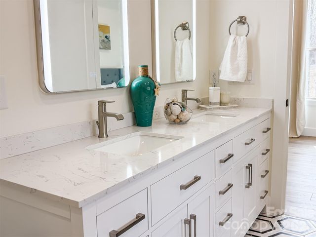 1322 Kensington Circle, Newton, NC 28658