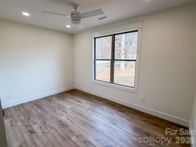 1322 Kensington Circle, Newton, NC 28658