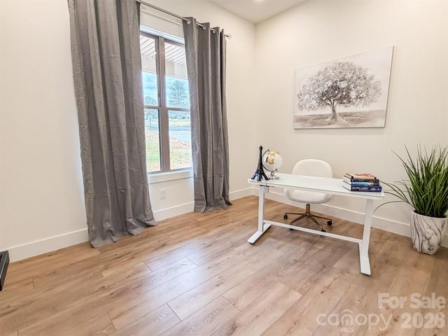 1322 Kensington Circle, Newton, NC 28658