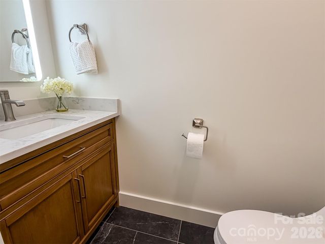 1322 Kensington Circle, Newton, NC 28658