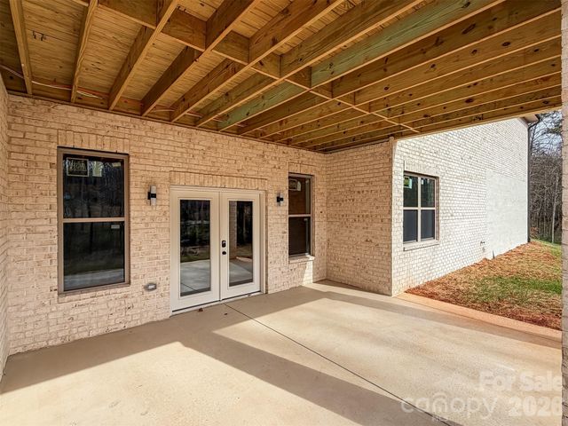 1322 Kensington Circle, Newton, NC 28658